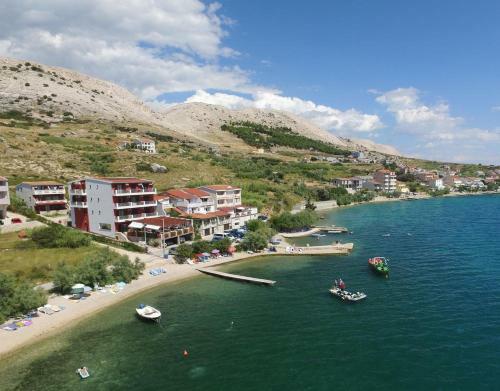 Hostal Quadruple Room Metajna 3305b