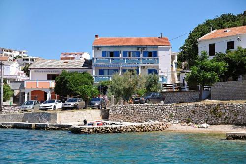 Hostal Triple Room Metajna 206e