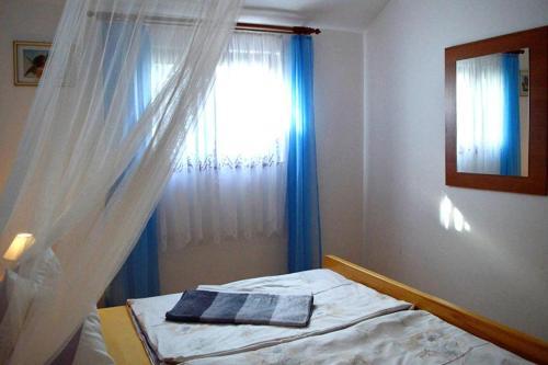 Apartments With A Parking Space Tkon (pasman) - 8412