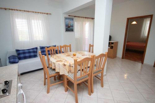 Apartments With A Parking Space Tkon (pasman) - 6216