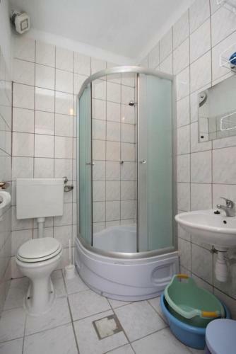 Apartments With A Parking Space Mavarstica (Ciovo) - 8685