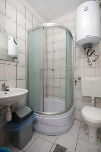 Apartments With A Parking Space Mavarstica (Ciovo) - 8685