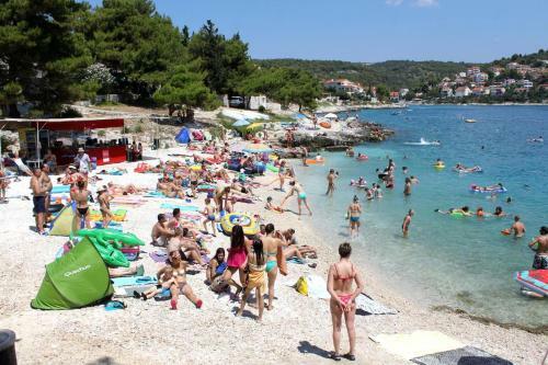 Apartments With A Parking Space Mavarstica (Ciovo) - 8685
