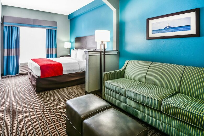 Hotel Comfort Suites