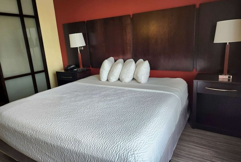 Hotel Comfort Suites West Energy Corridor