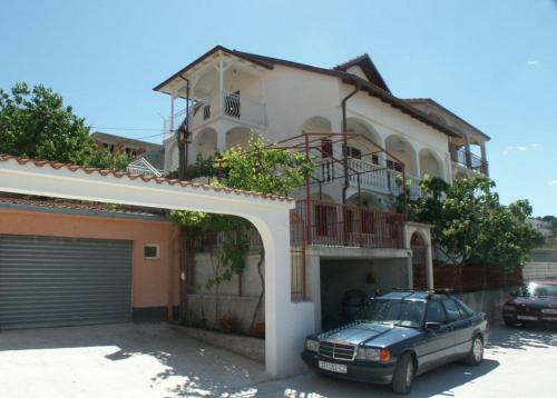 Apartment Mastrinka 2050b