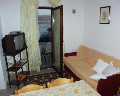 Apartment Slatine 460c