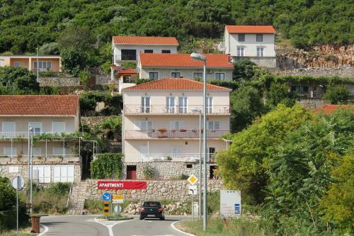 Apartments With A Parking Space Trpanj (peljesac) - 10180