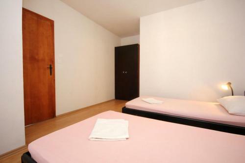 Apartments With A Parking Space Trpanj (Peljesac) - 10083