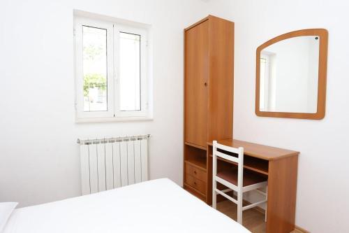 Apartment Trstenik 10119b