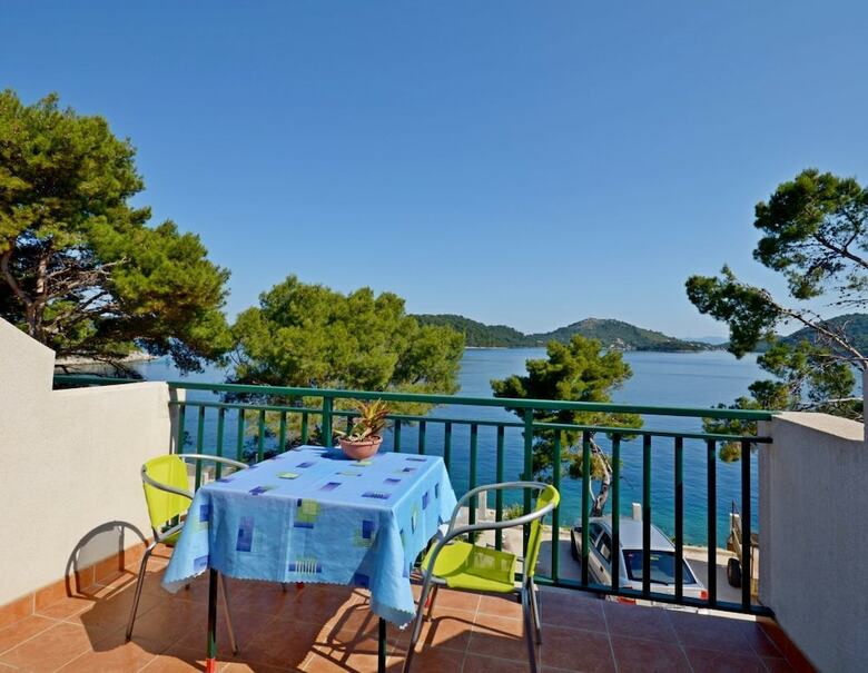 Apartments Luka