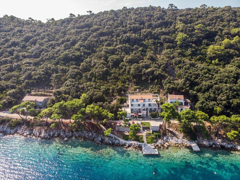 Apartments Luka