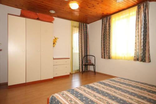 Apartment Ugljan 8241b