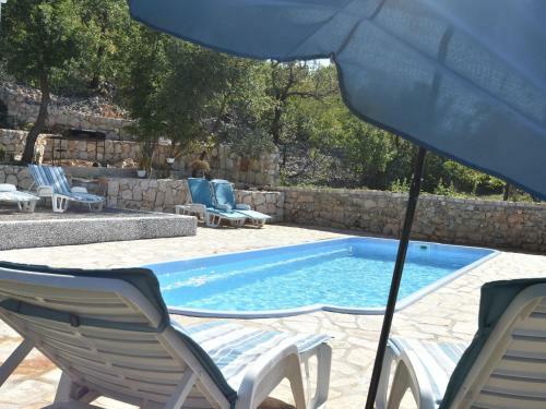 Spacious Holiday Home In Trilj With Swimming Pool