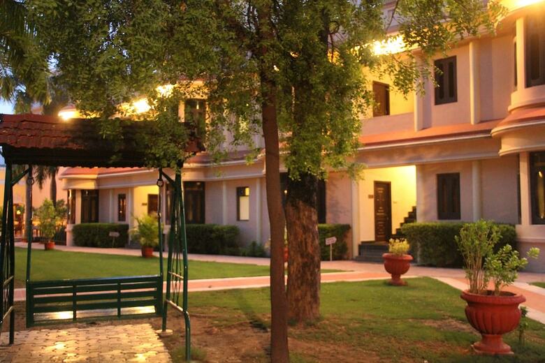 Hotel Rajputana Resort (t)