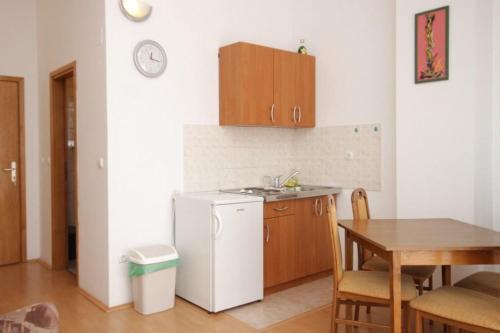Apartments With A Parking Space Umag - 2548