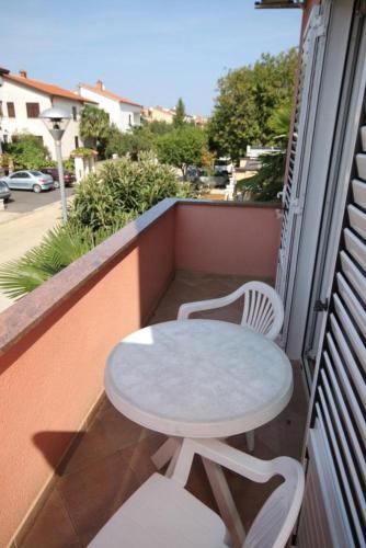 Apartments With A Parking Space Umag - 2548