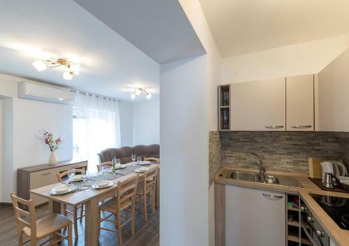 Villa Seafront Umag Apartment