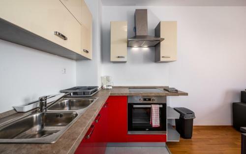 Laura House With Apartment