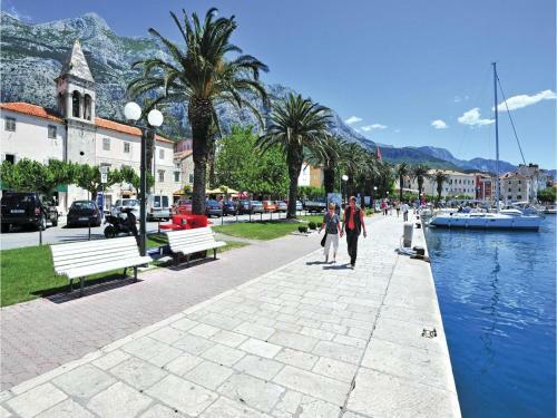 One-bedroom Apartment Makarska With Sea View 04