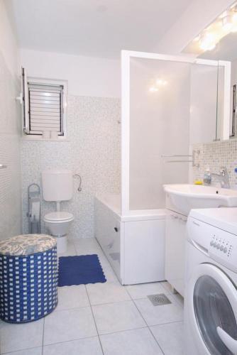 Apartments By The Sea Vinisce (trogir) - 5967
