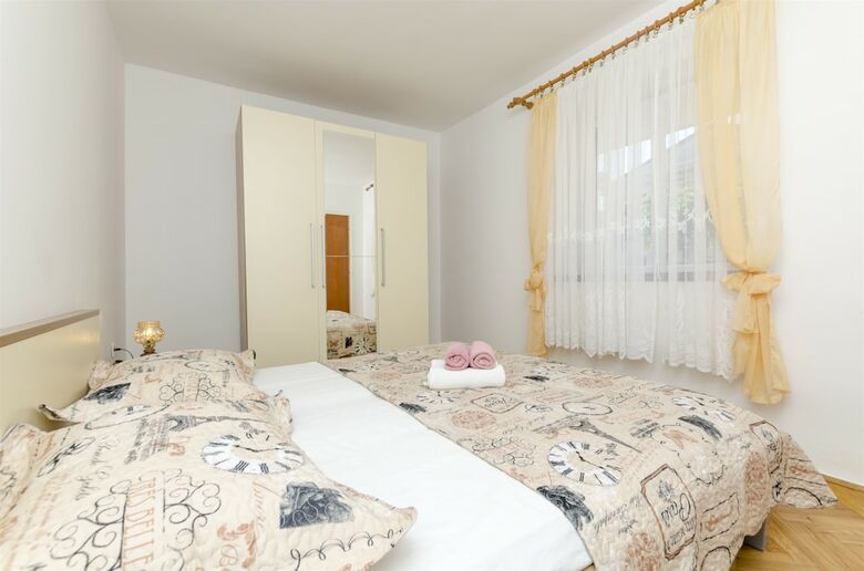 Apartamentos House Marin