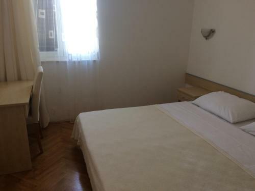 Apartments Jakov