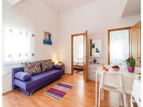 Two-bedroom Apartment In Vinjerac