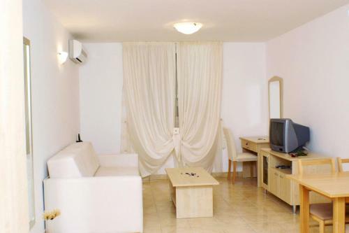 Apartments By The Sea Vinjerac (zadar) - 3093