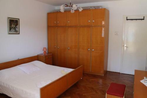 Apartments By The Sea Vis - 13169