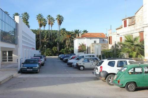 Apartments By The Sea Vis - 8534
