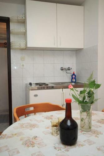 Apartments By The Sea Vis - 8921