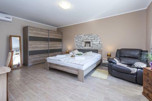 Villa Natale With Private Pool And Garden