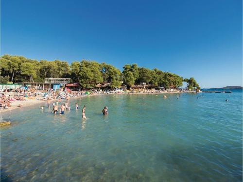 Two-bedroom Holiday Home In Vrana