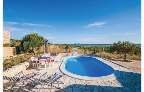 Two-bedroom Holiday Home In Vrana
