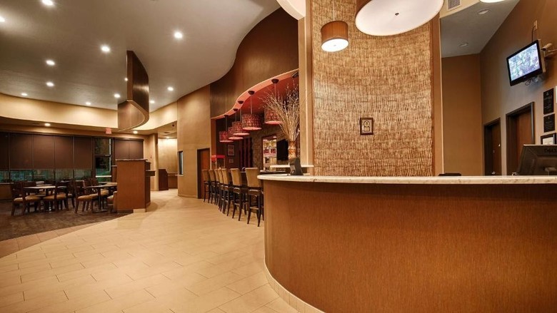 Best Western Plus Atrea Hotel