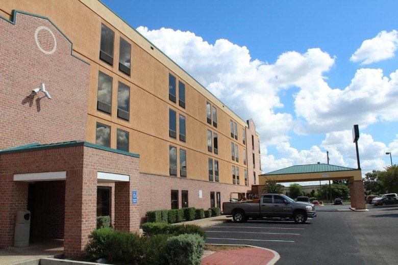 Hotel Comfort Inn Fiesta At Six Flags