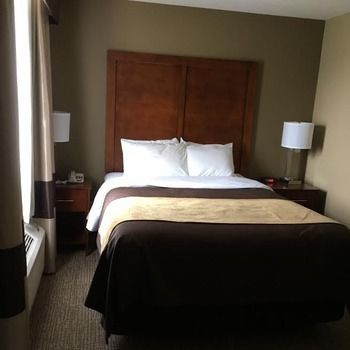 Hotel Comfort Inn & Suites
