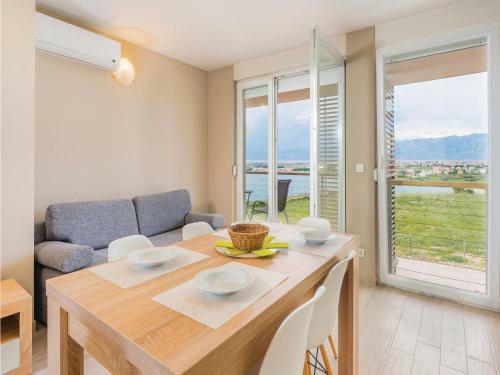 Three-bedroom Apartment In Povljana