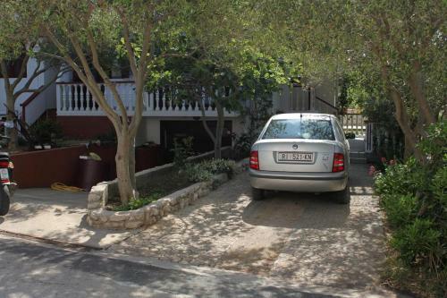 Apartment Povljana 6468a
