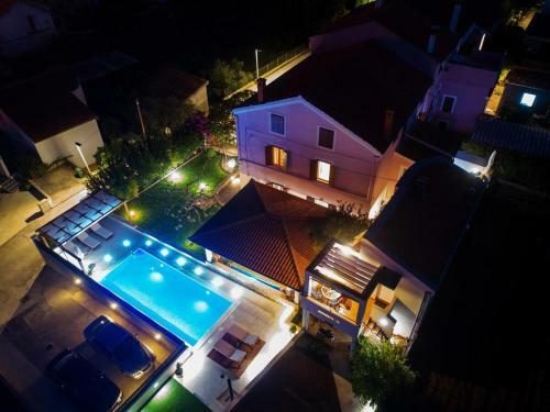 Apartments With A Parking Space Preko (ugljan) - 14163