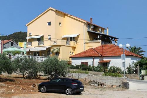 Hostal Rooms With A Swimming Pool Preko (ugljan) - 8180