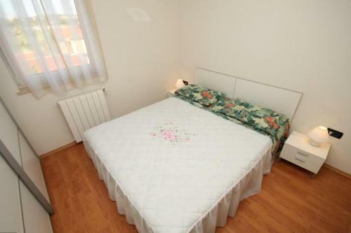 Apartments With A Parking Space Pula - 7646