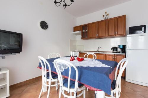 Apartments With A Parking Space Punat (krk) - 5408