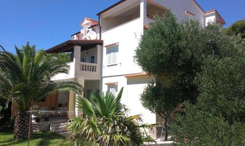 Apartments With A Parking Space Banjol (rab) - 14134