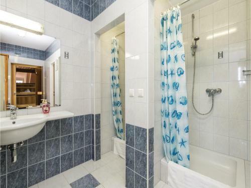 Two-bedroom Apartment In Ravna Gora