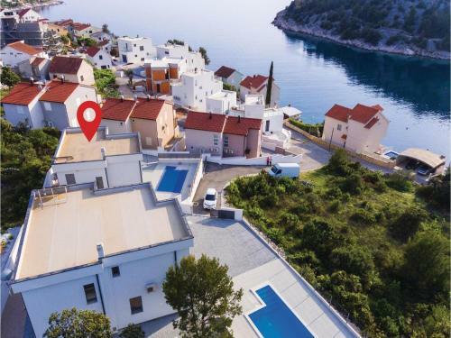 Three-bedroom Holiday Home In Razanj