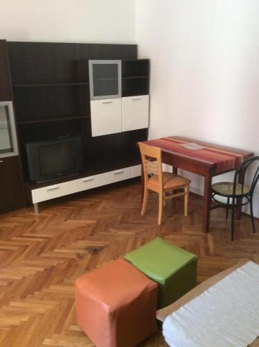 Apartments With Wifi Rijeka - 13936