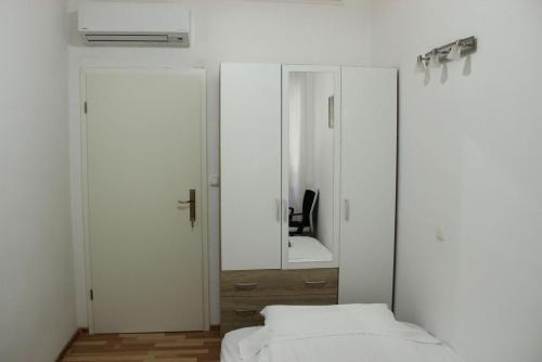 Apartments With Wifi Rijeka - 14061