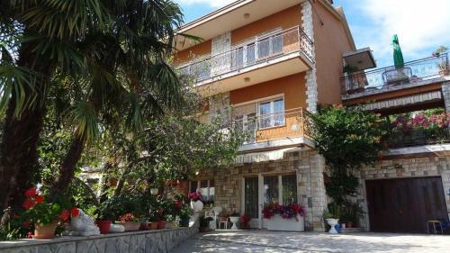 Apartments With A Parking Space Rijeka - 15854